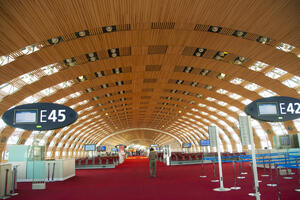 Nema evakuacije na aerodromu "Šarl de Gol" u Parizu, lažna uzbuna