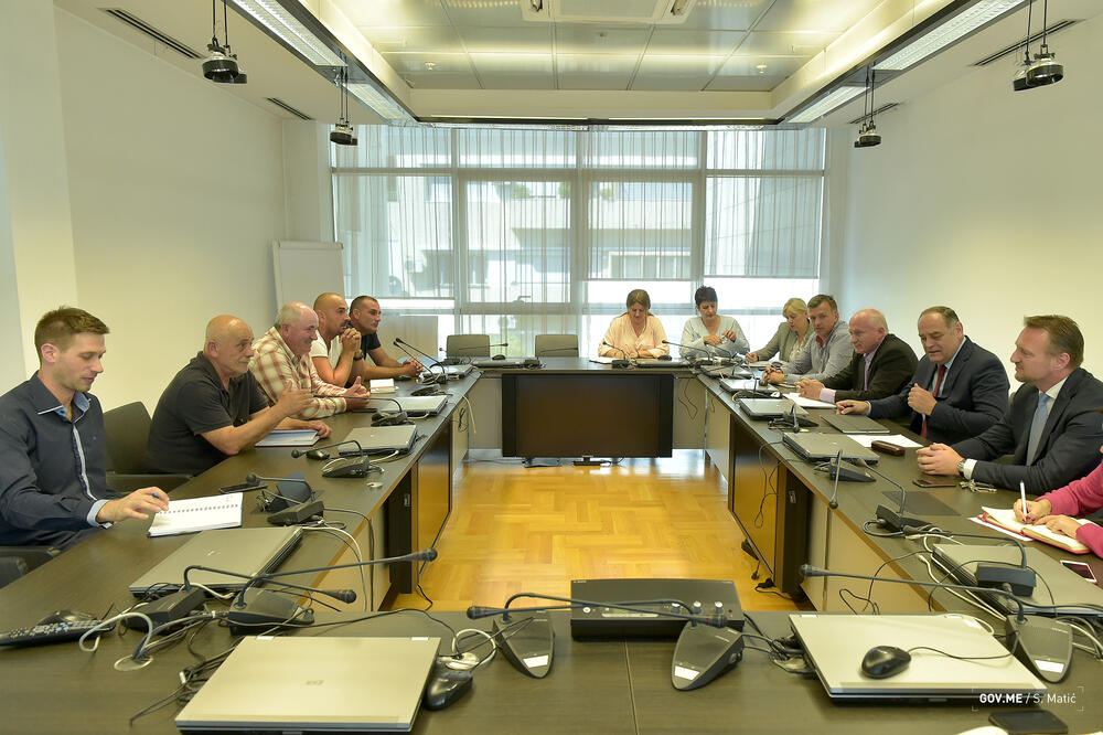 Milutin Simović, poljoprivrednici Tuzi i Golubovaca, Foto: Ministarstvo poljoprivrede i ruralnog razvoja