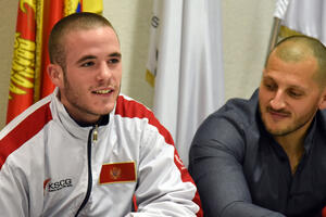 Crna Gora sa dva tima u Prištini