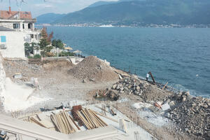 Krašići: Bez odobrenja betonirali obalu