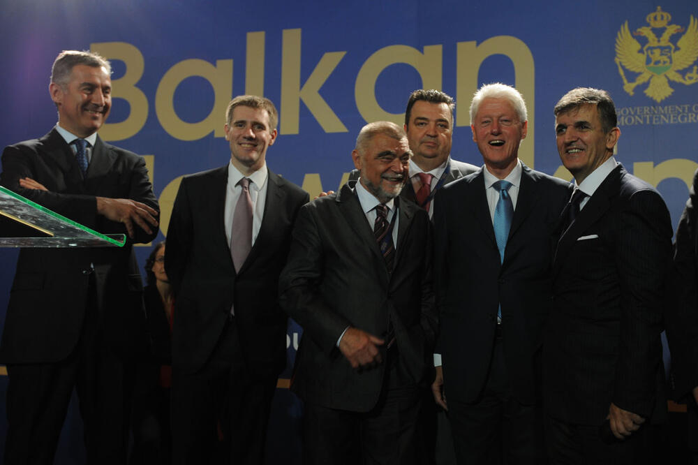 Milo Đukanović, Igor Lukšić, Stipe Mesić, Duško Knežević i Svetozar Marović sa Klintonom, Foto: Savo Prelević