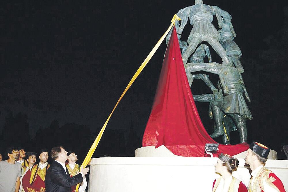 Trinaestojluska nagrada