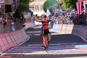 Van Gardeneru 18. etapa, Dumulan blizu krunisanja