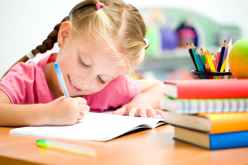 pisanje, dijete, Foto: Shutterstock