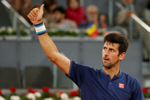 „Lakost” predstavlja Đokovića