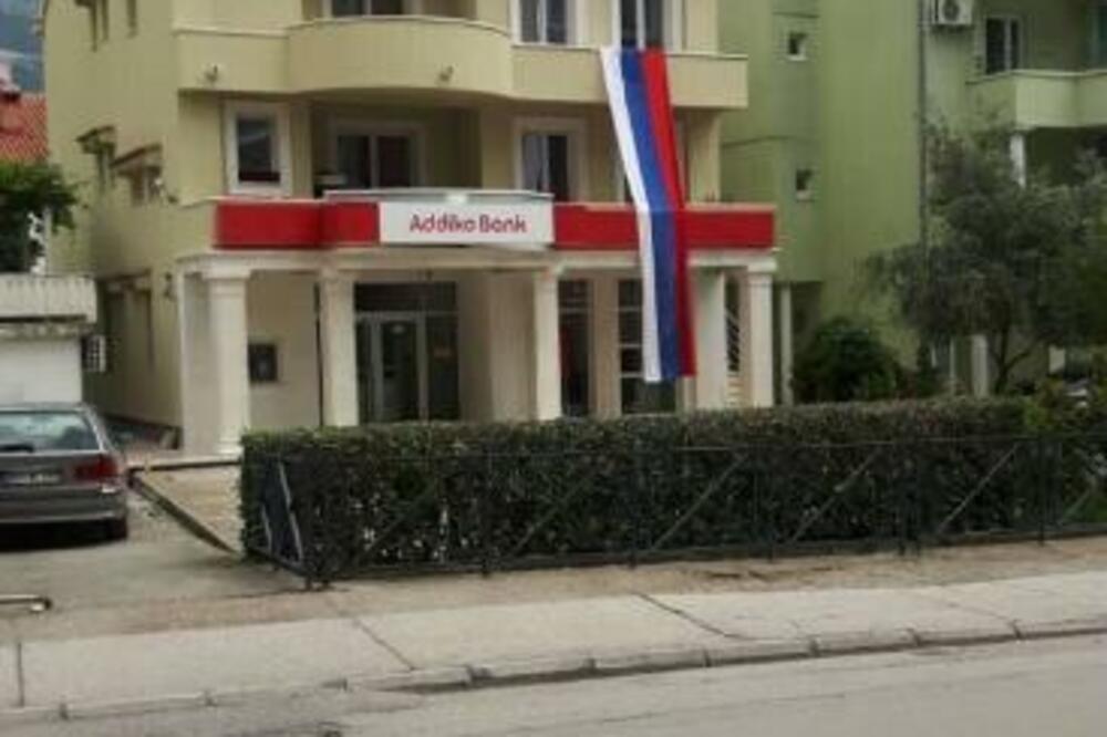 Srpska trobojka, kuća Mila Božovića, Budva, Foto: Vuk Lajović