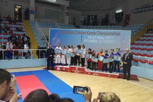 Najmlađi crnogorski karatisti osvojili 17 medalja