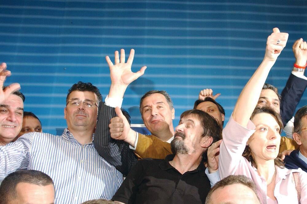 Proslava obnove nezavisnosti 2006. (Novine)