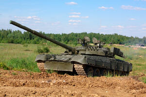 Porošenko poslao "ljepotane-tenkove T-80" na liniju fronta