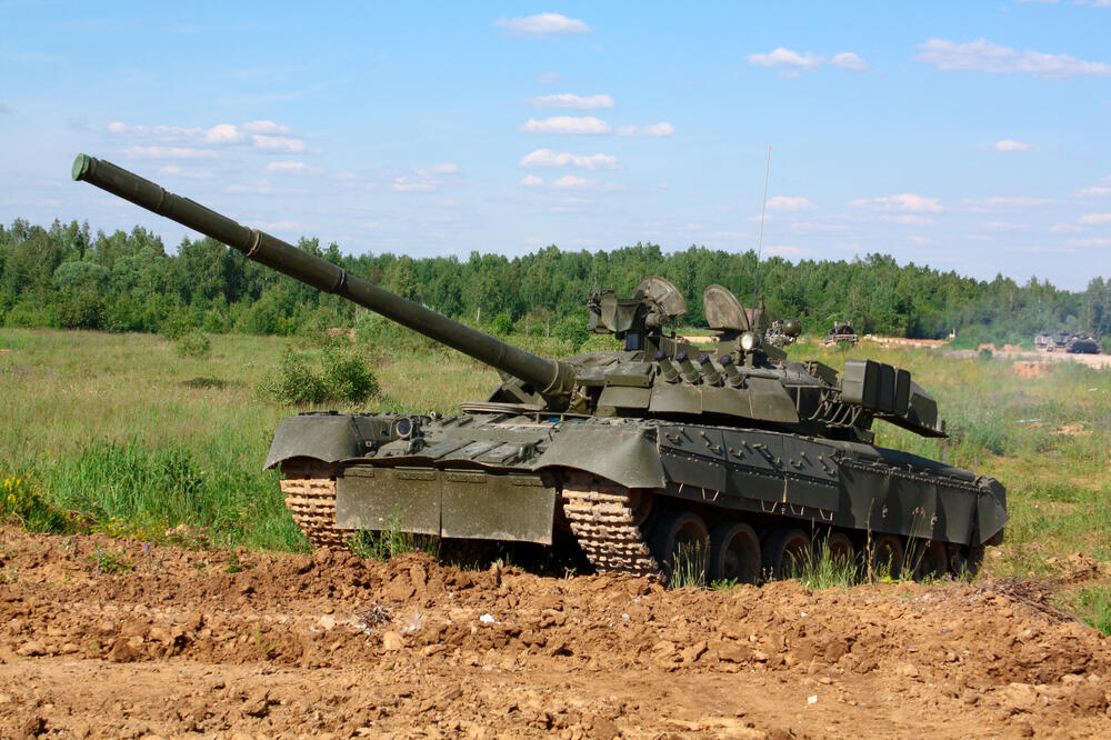 tenk T-80, Foto: Shutterstock