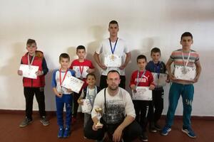 Ukšanović najbolji senior, Budućnosti osam medalja