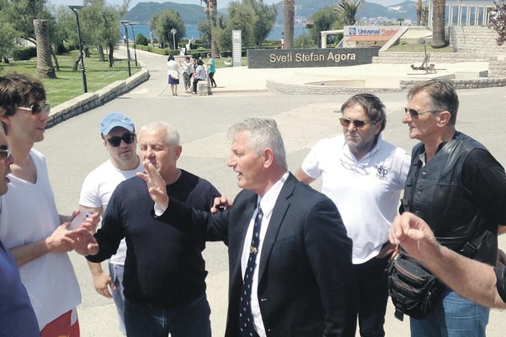 mještani, Sveti Stefan, Foto: Vuk Lajović