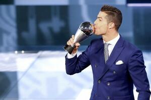 "The best" is - Kristijano Ronaldo ili Bufon