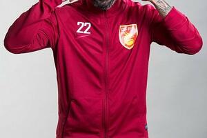 Laveci se kaje zbog „košenja očiju”