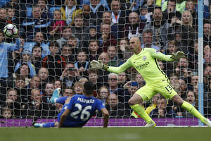 Greška Mareza približila Siti Ligi šampiona, Arsenal se ne predaje