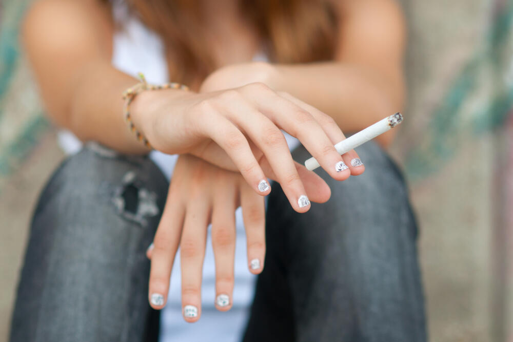 cigarete, tinejdžeri, Foto: Shutterstock