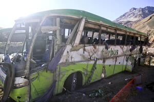 U Turskoj 20 ljudi poginulo kada se prevrnuo autobus