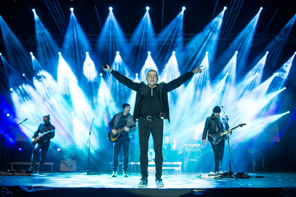 Nova godina Budva, Parni valjak, Foto: Miloš Ćetković