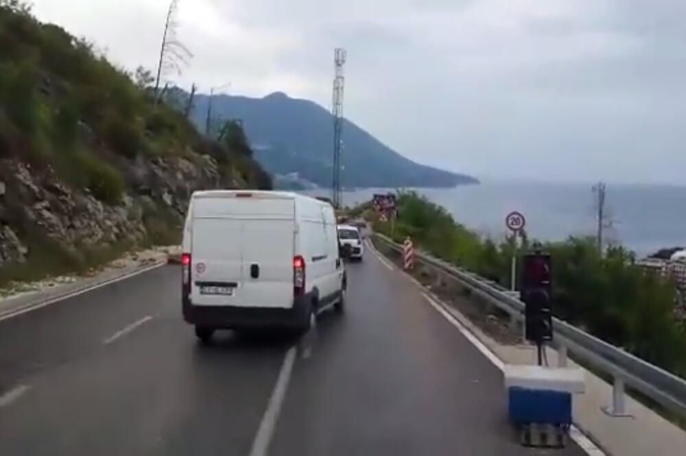 Zavala crveno, Foto: Youtube screenshot