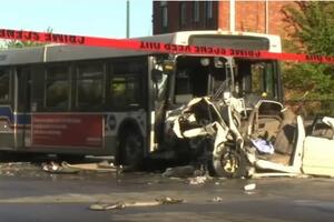Čikago: Direktan sudar automobila i autobusa, poginule četiri osobe