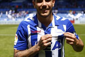 Alavesu baskijski derbi, poker Valensije