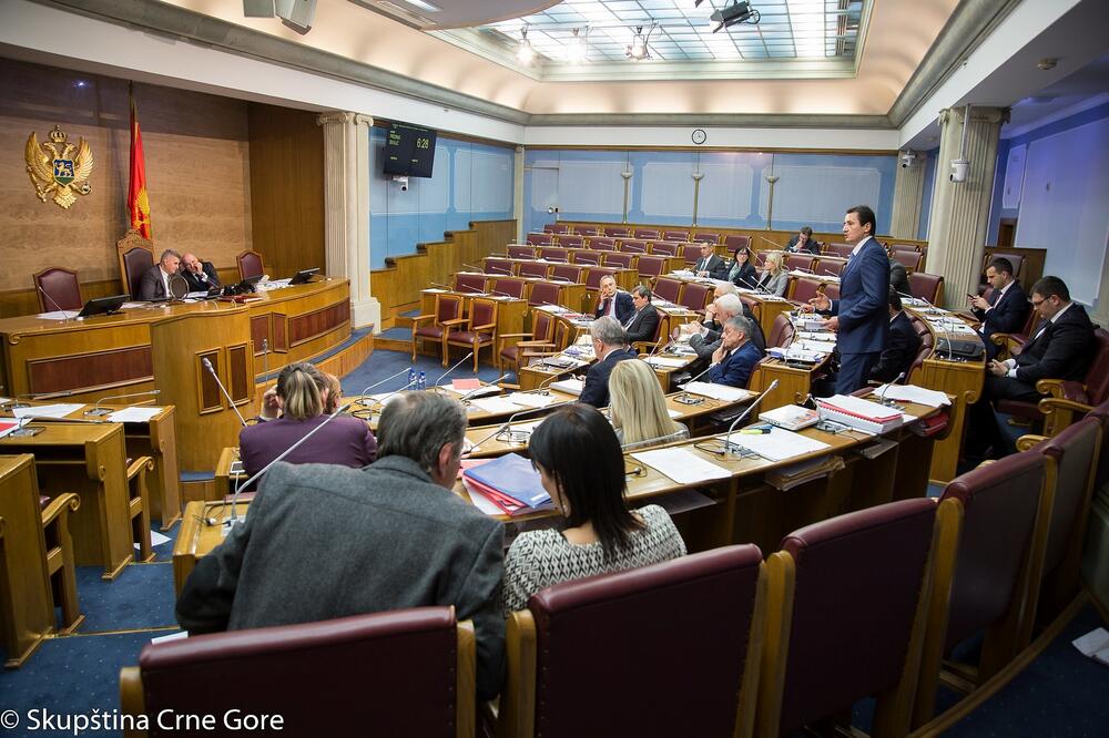 Sa ranijih sjednica, Foto: Igor Šljivančanin