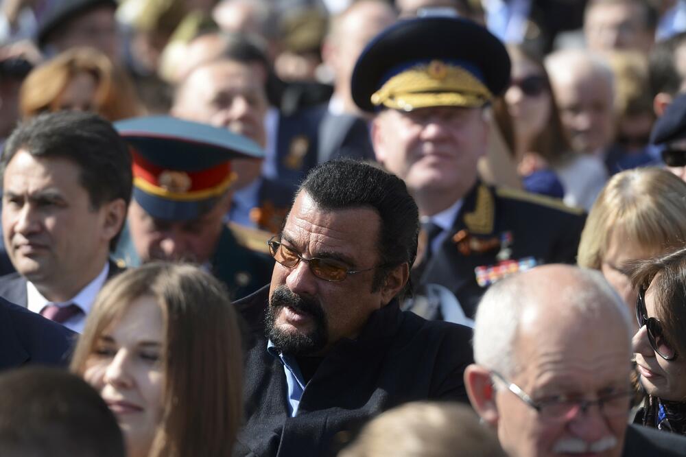 Stiven Sigal na Paradi u Moskvi, Foto: Reuters