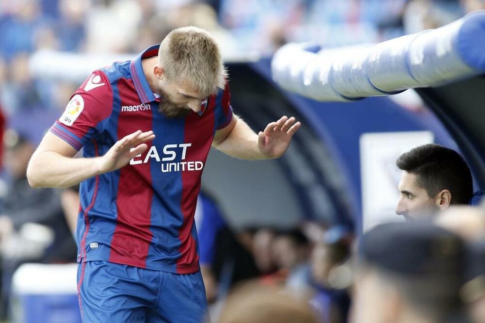 Esteban Saveljić, Foto: Eldesmarque.com