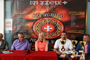 Jolanda Čeplak promoter "Trofeja Akademije Plus"