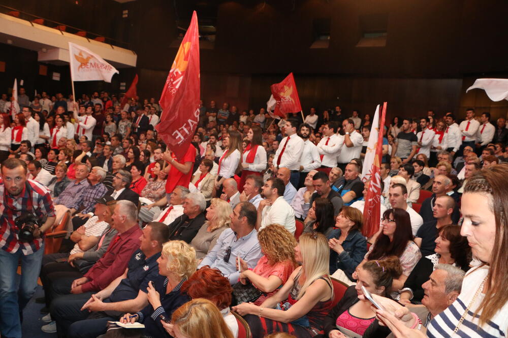 Demokrate, Foto: Demokrate