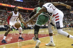 Luda noć u Vašingtonu, tuča na terenu i osam tehničkih