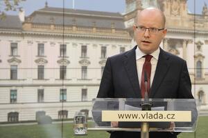 Češka: Vlada podnosi ostavku sredinom maja