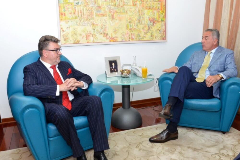 Veselko Grubišić, Milo Đukanović, Foto: DPS