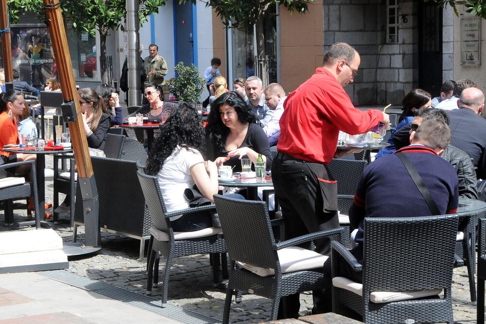 bašta, kafić, Foto: Luka Zeković