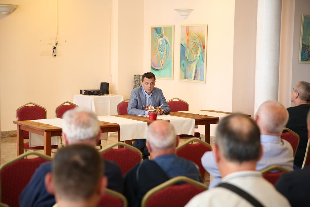 Predrag Bošković, posjeta Bijela, Pristan, Foto: Ministarstvo odbrane Crne Gore