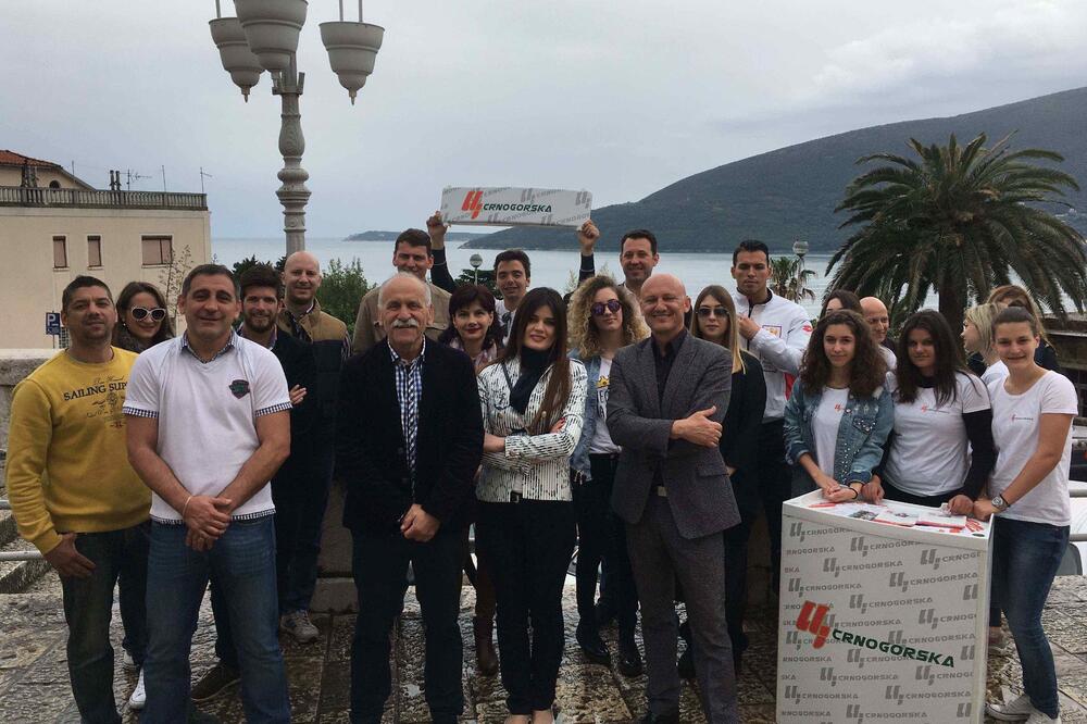 Crnogorska, Foto: Crnogorska partija