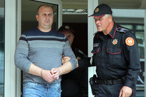 Uhapšeni službenik ZIKS-a se branio: Sa zatvorenikom pušio ispred...