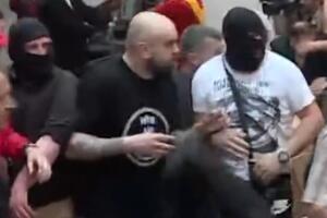 Batinaši iz Sobranja nosili majice ZA DOM SPREMNI