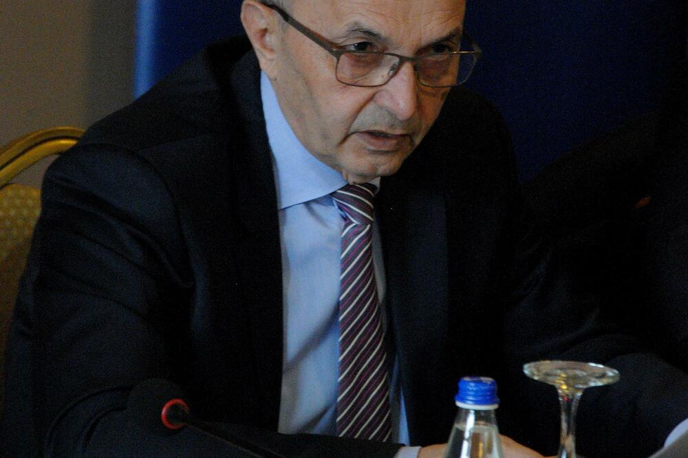 Isa Mustafa, Foto: Betaphoto