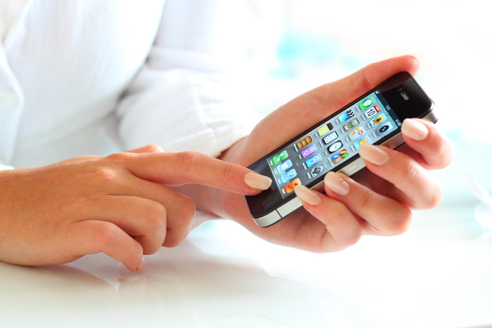 mobilni telefon, smartfon, Foto: Shutterstock