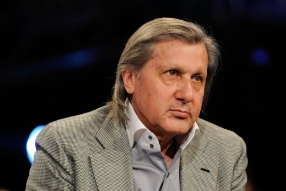 nastase, Foto: Bzi.ro