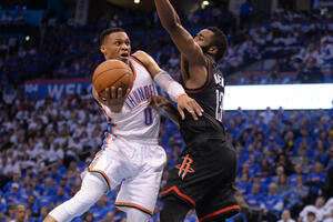 Vestbruk dobio sve što je htio, Oklahoma ostala u igri