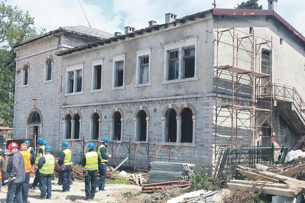 vojno kupatilo, Foto: Siniša Luković