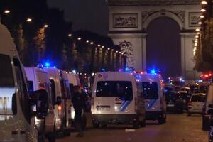 Pucnjava u Parizu: Ubijen policajac, traga se za drugim napadačem
