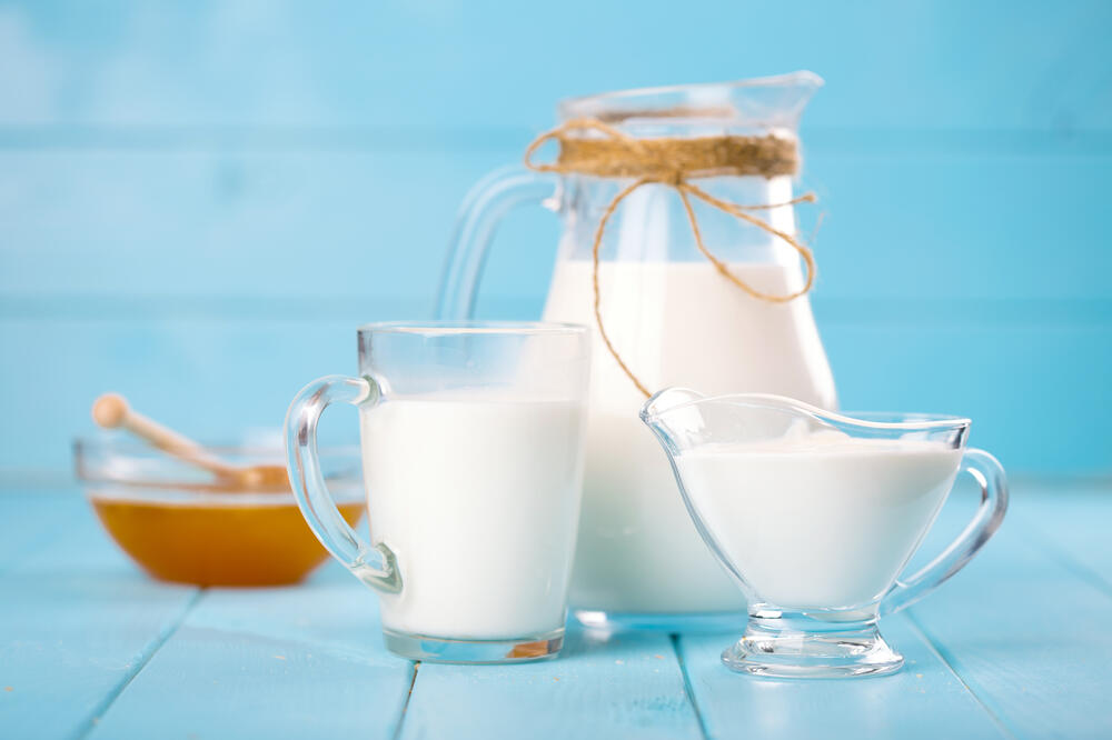 mlijeko, med, Foto: Shutterstock