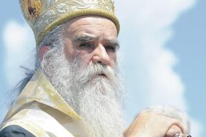 Amfilohije: Politikom moram da se bavim zbog izdajnika u Crnoj Gori