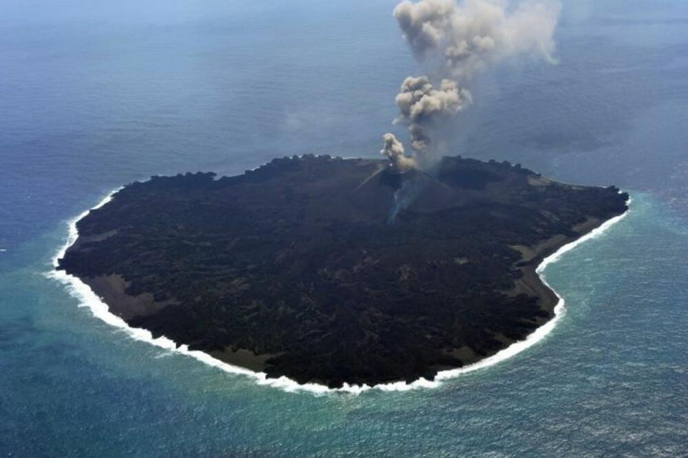 Japansko vulkansko ostrvo, Foto: ABC