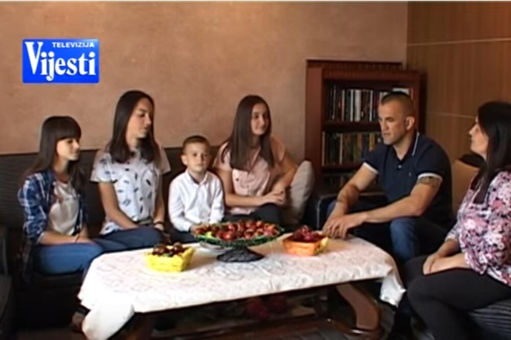 Porodica Mrdak, Foto: Screenshot (TV Vijesti)