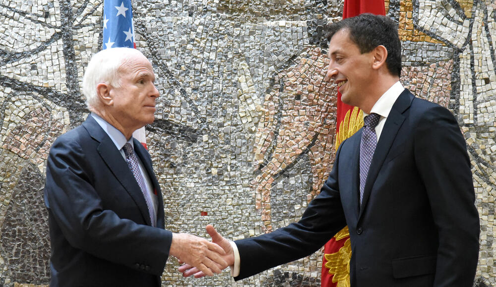 Džon Mekejn, Predrag Bošković