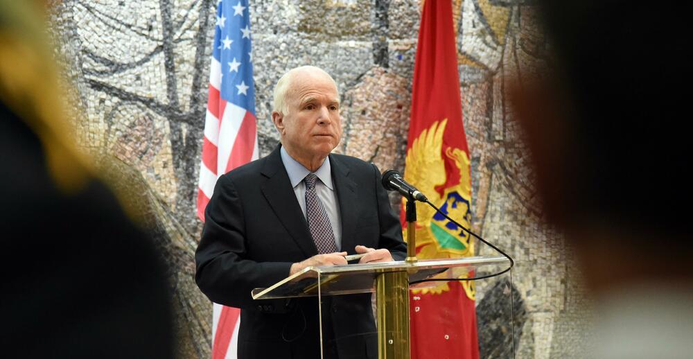 Džon Mekejn, Predrag Bošković